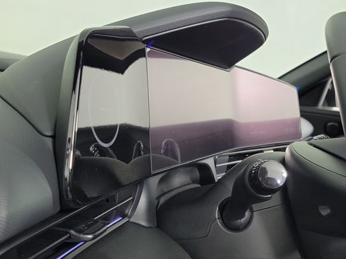 New 2025 Hyundai Elantra SEL image 13