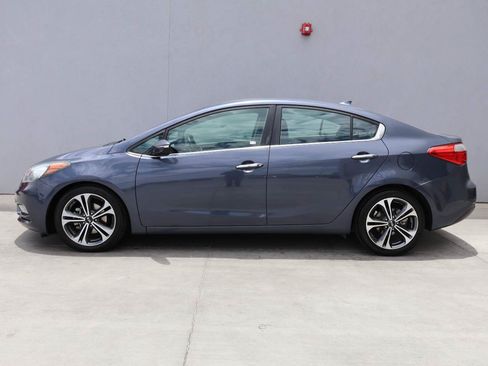 Used 2015 Kia Forte EX w/ UVO Package W/17" Alloys FWD image 2
