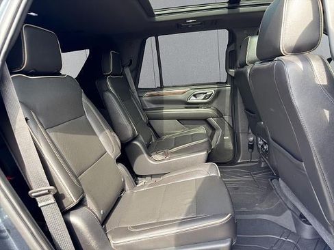 Used 2021 Chevrolet Tahoe Premier w/ Premium Package AWD/4WD image 18