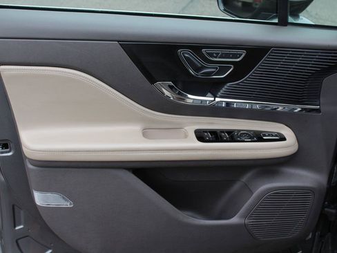 Used 2022 Lincoln Corsair FWD image 17