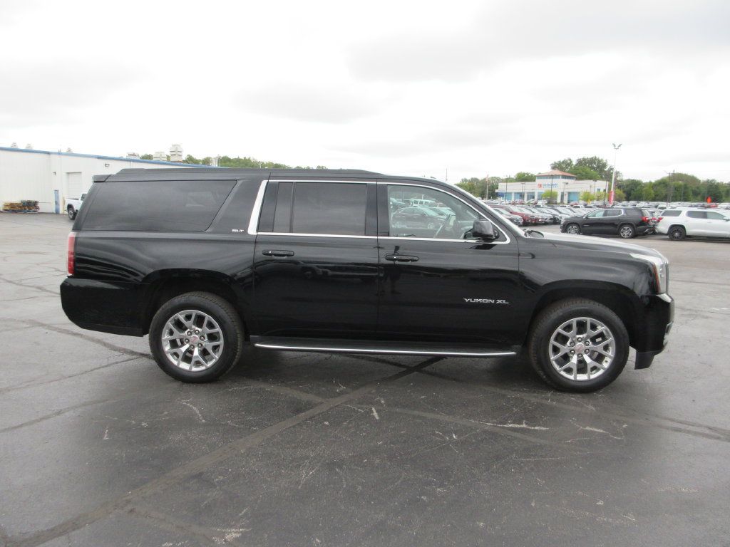 Used 2016 GMC Yukon XL SLT w/ Open Road Package AWD/4WD image 2