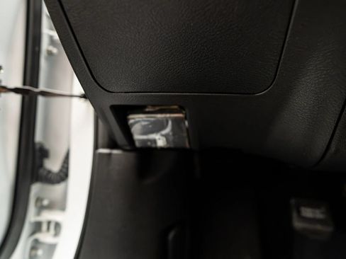 Used 2025 Nissan Sentra SV FWD image 37