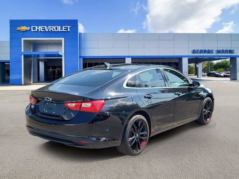 Used 2018 Chevrolet Malibu LT w/ Leather Package FWD image 4