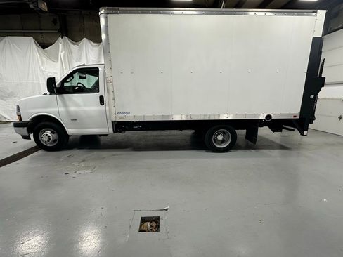Used 2022 Chevrolet Express 3500 Work Van w/ Power Convenience Package image 4