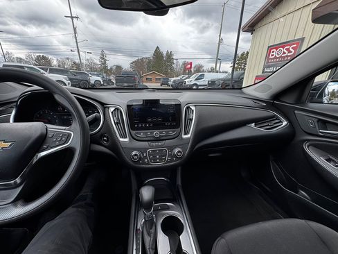 Used 2021 Chevrolet Malibu LT image 20