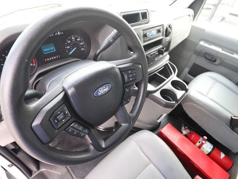 Used 2023 Ford E-350 and Econoline 350 Super Duty w/ Power Windows & Locks Group image 4