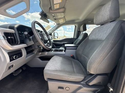 Used 2025 Ford F250 XLT w/ FX4 Off-Road Package AWD/4WD image 2
