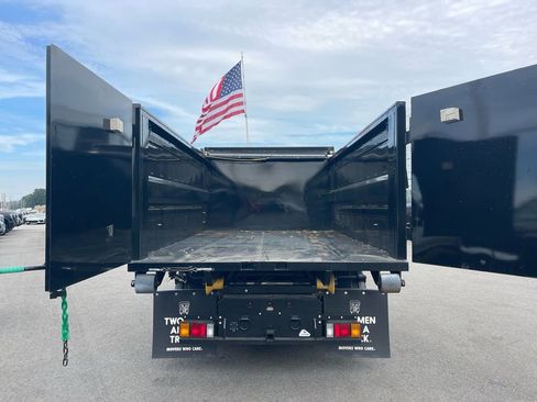 Used 2024 Chevrolet Low Cab Forward image 21