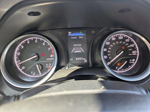 Used 2018 Toyota Camry LE FWD image 24