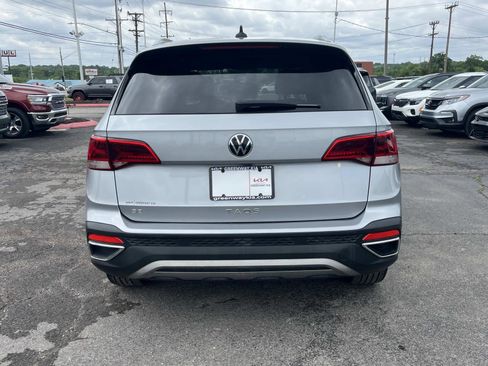 Used 2022 Volkswagen Taos SE FWD image 5