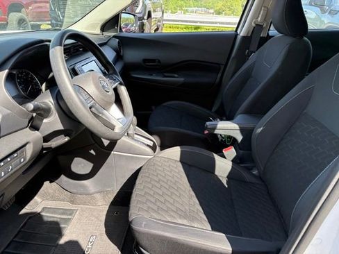 Used 2021 Nissan Kicks S FWD image 9