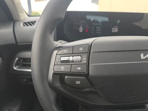 Used 2025 Kia K4 FWD image 19