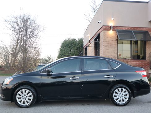 Used 2015 Nissan Sentra S image 10