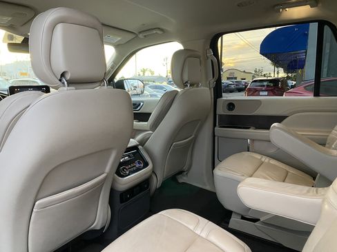 Used 2018 Lincoln Navigator L Select w/ Cargo Package image 22