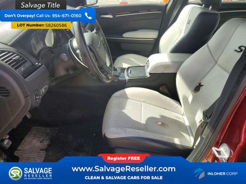 Used 2018 Chrysler 300 S w/ 300S Premium Group 2 RWD image 9