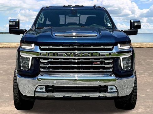 Used 2023 Chevrolet Silverado 3500 LTZ AWD/4WD image 2