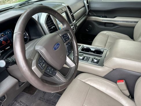 Used 2018 Ford Expedition XLT w/ Equipment Group 202A image 7