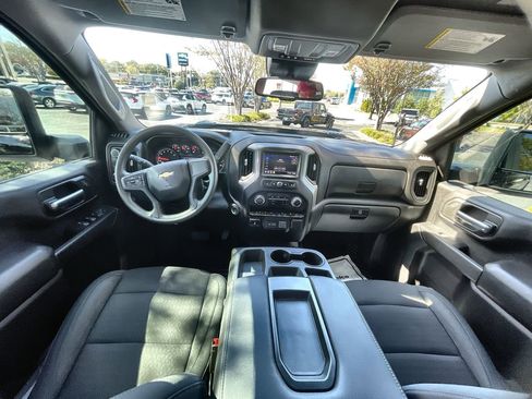 Used 2025 Chevrolet Silverado 2500 Custom w/ Custom Value Package image 20