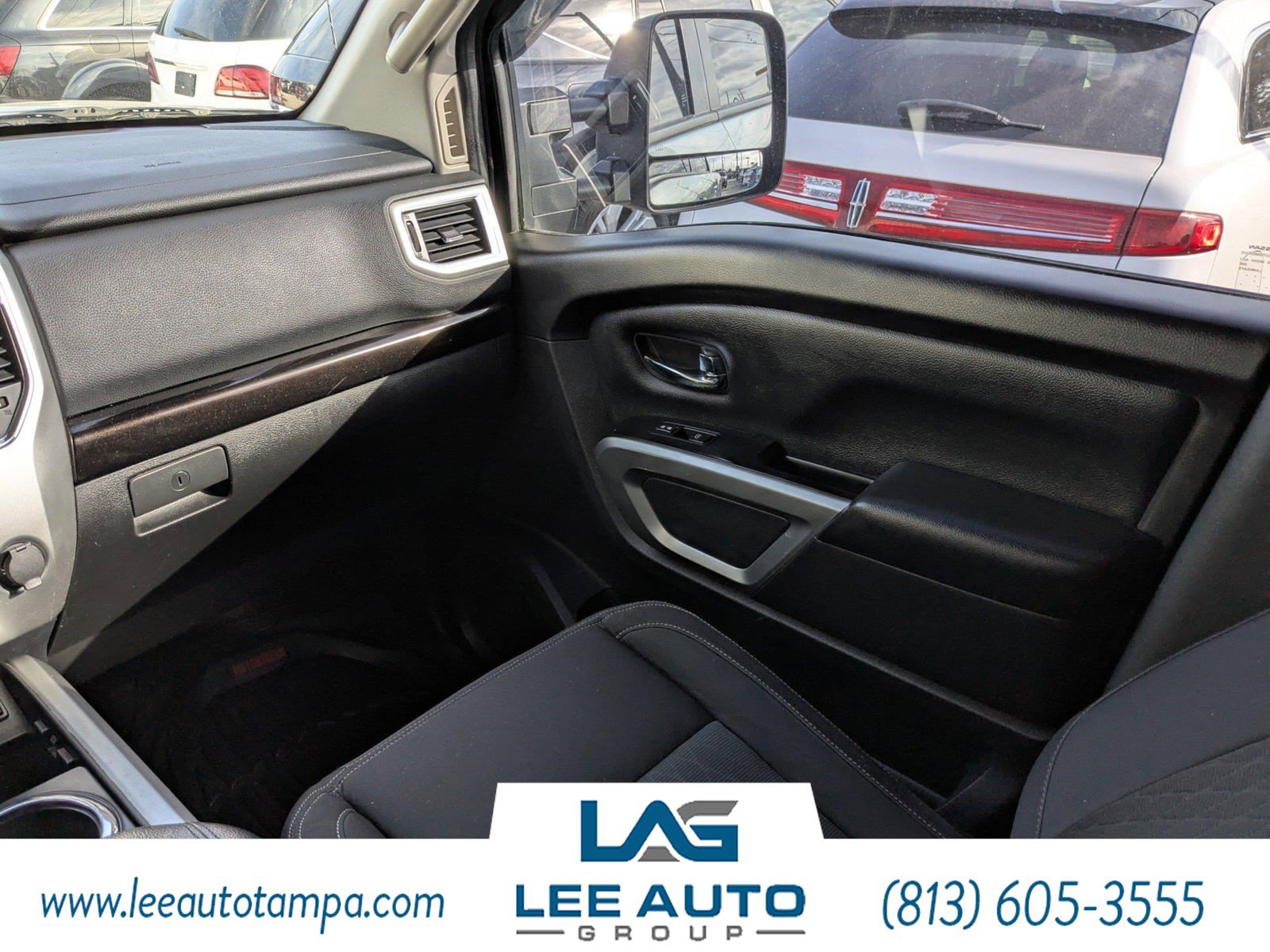 Used 2017 Nissan Titan SV AWD/4WD image 14