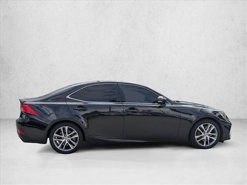 Used 2019 Lexus IS 300 image 4