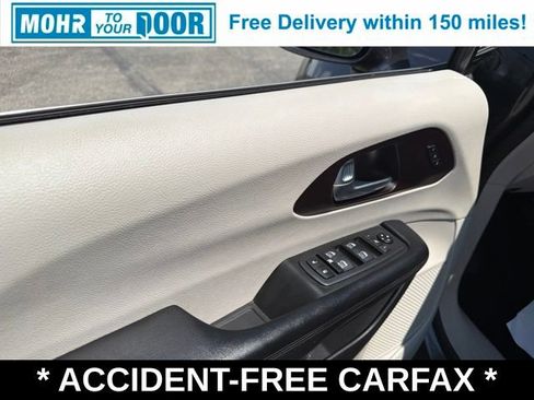 Used 2019 Chrysler Pacifica Limited FWD image 13