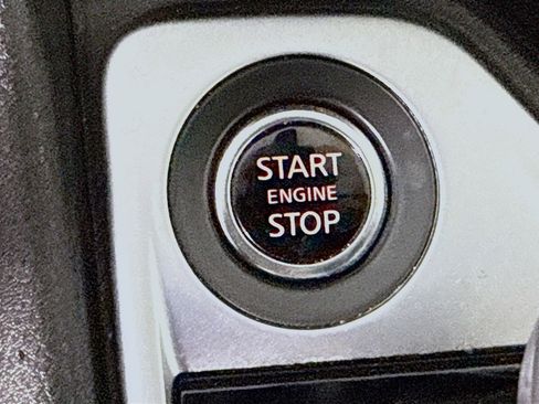 Used 2025 Nissan Sentra SV image 21