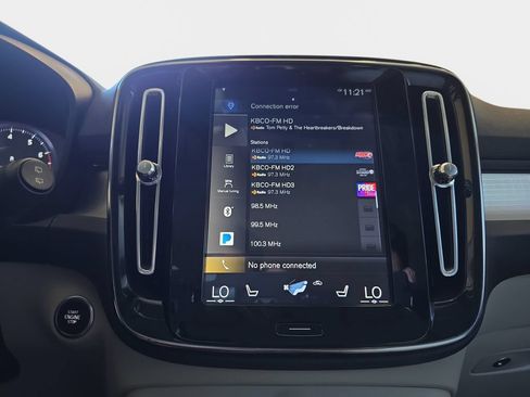Used 2019 Volvo XC40 T5 Momentum AWD/4WD image 22