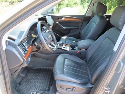Used 2023 Audi Q5 2.0T Premium w/ Convenience Package AWD/4WD image 25