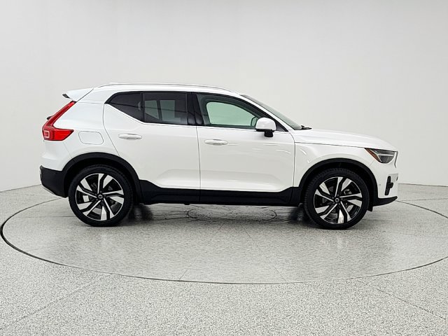 Used 2024 Volvo XC40 B5 Plus w/ Protection Package Premier AWD/4WD image 4
