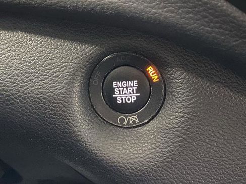 Used 2020 Jeep Cherokee Limited image 41