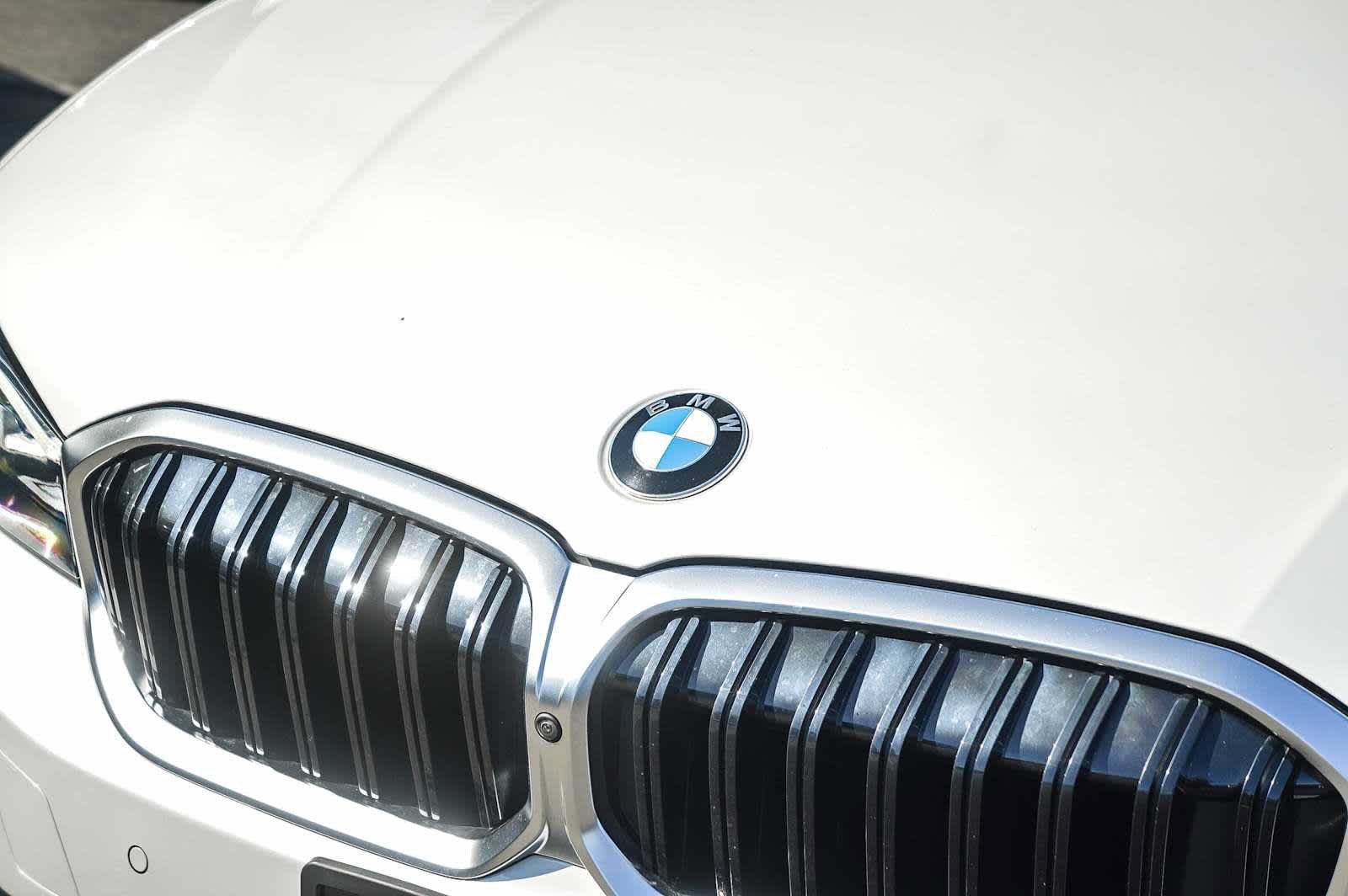 Used 2026 BMW 330i Sedan w/ Convenience Package RWD image 9