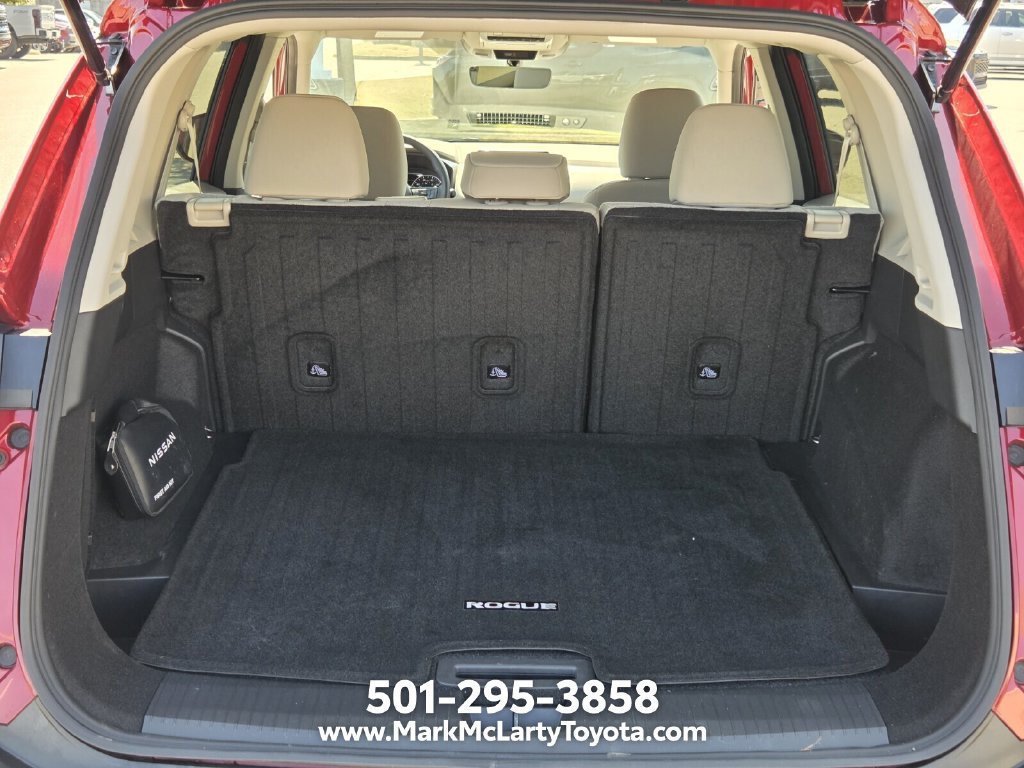 Used 2023 Nissan Rogue SV FWD image 13