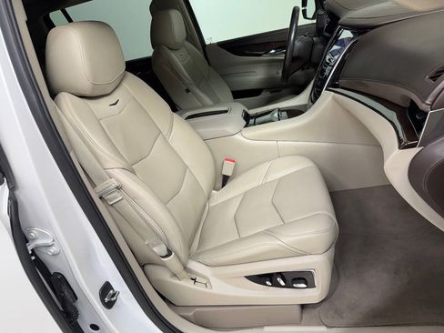Used 2016 Cadillac Escalade ESV Premium AWD/4WD image 45