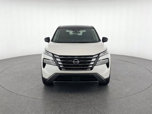 Used 2025 Nissan Rogue SV FWD image 2