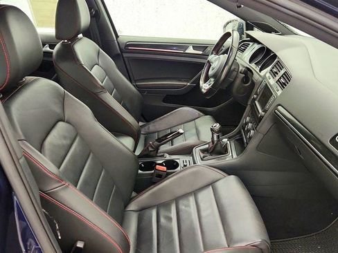 Used 2017 Volkswagen GTI SE FWD image 23