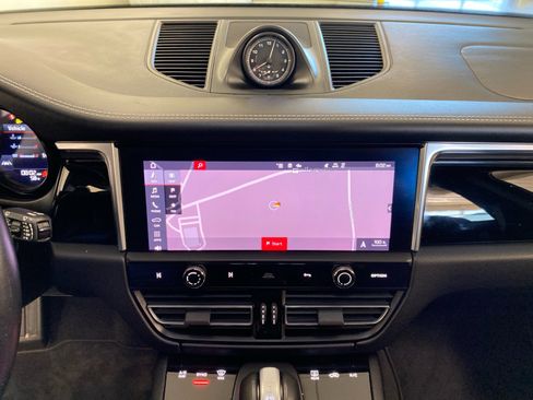 Used 2024 Porsche Macan Turbo image 22