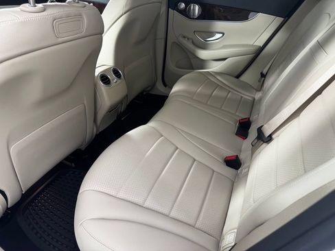 Used 2019 Mercedes-Benz GLC 300 4MATIC image 13