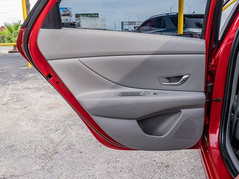 Used 2023 Hyundai Elantra SEL FWD image 11