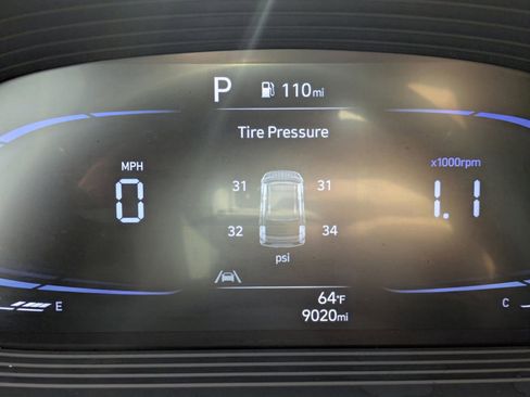 Certified 2024 Hyundai Venue SEL image 38