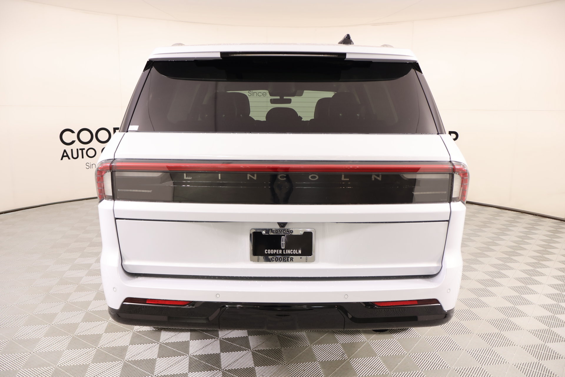 New 2026 Lincoln Navigator Premiere AWD/4WD image 22