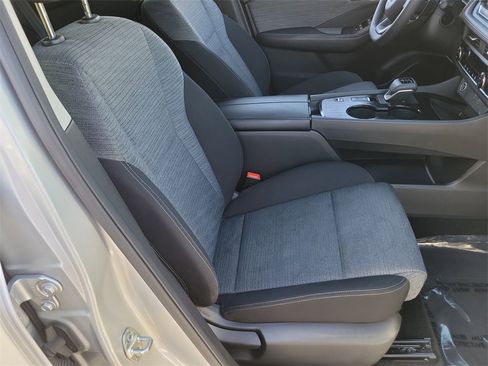 Certified 2023 Nissan Rogue SV image 17