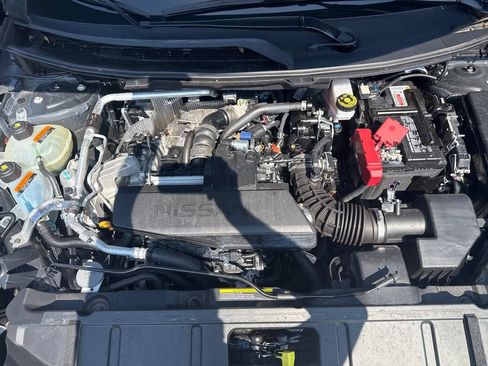 Used 2025 Nissan Rogue S AWD/4WD image 33