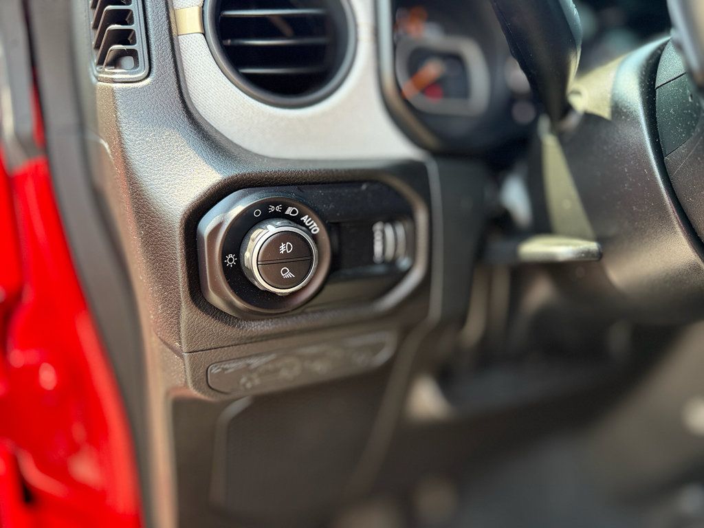 Used 2024 Jeep Gladiator Sport AWD/4WD image 39