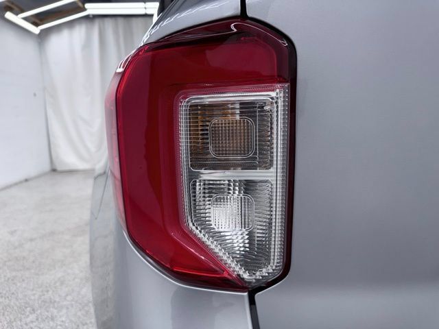 Used 2022 Ford Explorer XLT w/ Class IV Trailer Tow Package RWD image 8