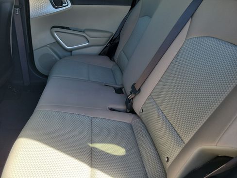 Used 2024 Kia Soul LX FWD image 11