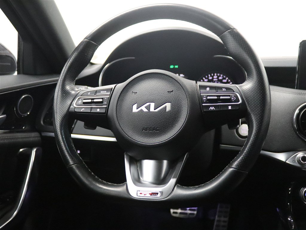 Used 2022 Kia Stinger GT-Line RWD image 25