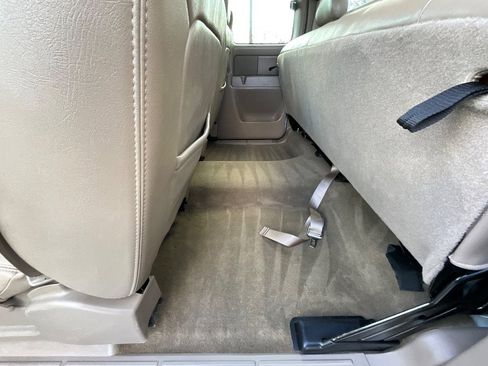 Used 2005 GMC Sierra 2500 SLT w/ Heavy-Duty Power Package image 22