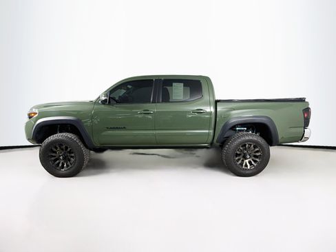 Used 2021 Toyota Tacoma TRD Off-Road AWD/4WD image 7