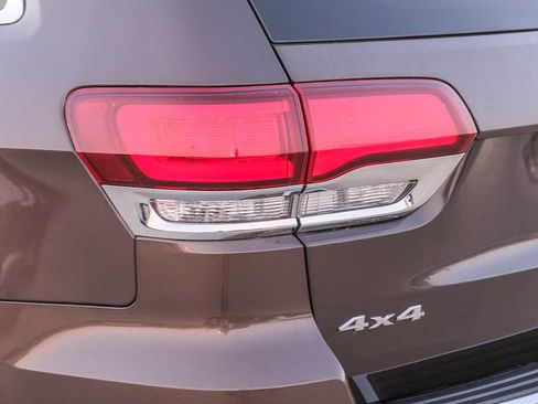 Used 2021 Jeep Grand Cherokee Limited AWD/4WD image 7