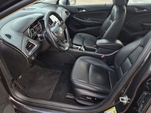 Used 2017 Chevrolet Cruze Premier image 10